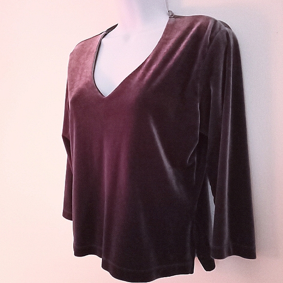 NWT🎁FREE GIFT INCLUDED Shimmering Glitter V-neck Long-Sleeves Blouse Women - Picture 5 of 12